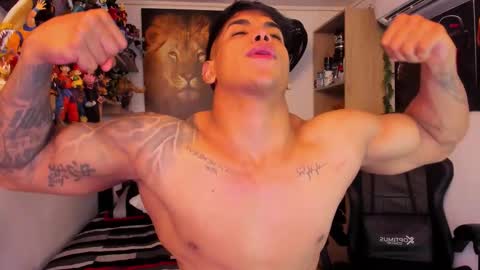 Snapshot of william_dracko9 chatting on February 20, 6:19 am Dracko online show from February 20, 6:19 am