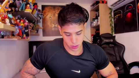 Snapshot of william_dracko9 chatting on February 25, 5:50 am Dracko online show from February 25, 5:50 am