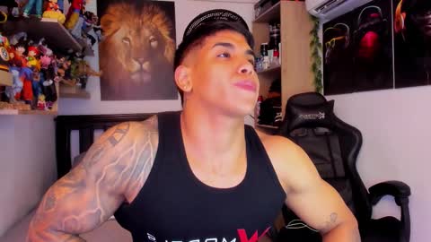 Snapshot of william_dracko9 chatting on February 26, 3:49 am Dracko online show from February 26, 3:49 am