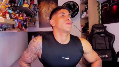 Snapshot of william_dracko9 chatting on February 27, 3:06 am Dracko online show from February 27, 3:06 am