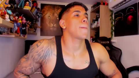 Snapshot of william_dracko9 chatting on April 15, 6:42 am Dracko online show from April 15, 6:42 am