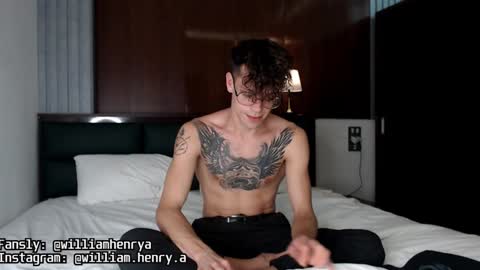 Snapshot of william_henry_a chatting on January 17, 7:19 am William online show from January 17, 7:19 am