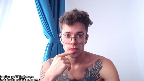 Snapshot of william_henry_a chatting on February 7, 6:24 am William online show from February 7, 6:24 am