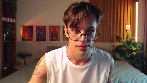 Snapshot of william_henry_a chatting on April 9, 1:38 pm William online show from April 9, 1:38 pm