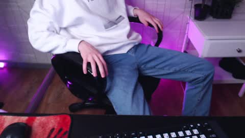 will online show from January 4, 10:45 pm