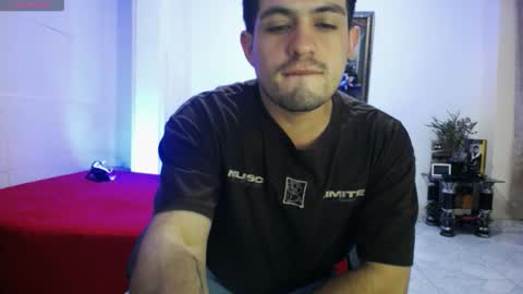 Snapshot of william_steel_ chatting on February 19, 2:51 am William Steel online show from February 19, 2:51 am