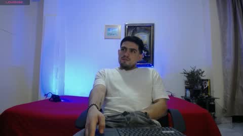 Snapshot of william_steel_ chatting on March 4, 11:38 am William Steel online show from March 4, 11:38 am