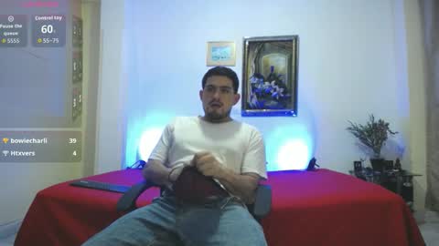 Snapshot of william_steel_ chatting on March 10, 12:04 am William Steel online show from March 10, 12:04 am