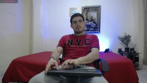 Snapshot of william_steel_ chatting on March 14, 11:48 am William Steel online show from March 14, 11:48 am