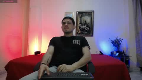 Snapshot of william_steel_ chatting on March 18, 11:35 am William Steel online show from March 18, 11:35 am