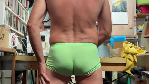Snapshot of willirob chatting on July 29, 2:04 pm William online show from July 29, 2:04 pm