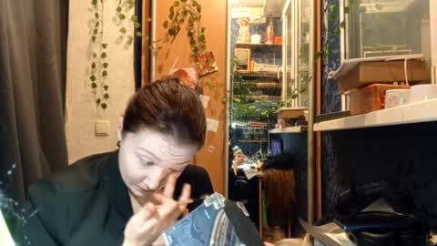 Snapshot of willodeanheitner chatting on February 14, 8:05 pm Phoebe online show from February 14, 8:05 pm