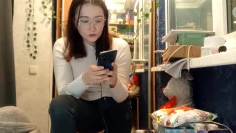 Snapshot of willodeanheitner chatting on February 19, 9:00 pm Phoebe online show from February 19, 9:00 pm