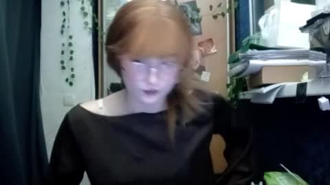 Snapshot of willodeanheitner chatting on March 26, 8:36 pm Phoebe online show from March 26, 8:36 pm