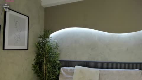 Ms Willow online show from December 3, 7:44 pm