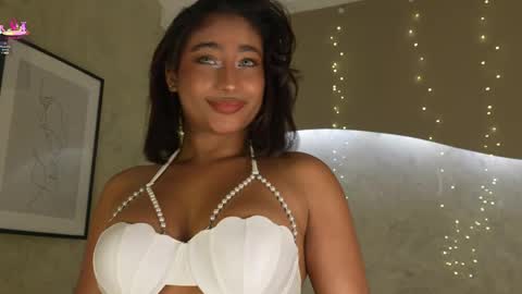 Ms Willow online show from April 5, 11:18 am