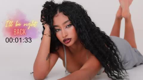 Ms Willow online show from May 4, 11:45 pm