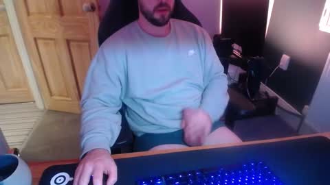 Snapshot of willpackerr chatting on December 22, 10:47 pm willpackerr online show from December 22, 10:47 pm