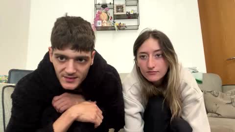 willy_est_95 online show from June 4, 12:00 pm