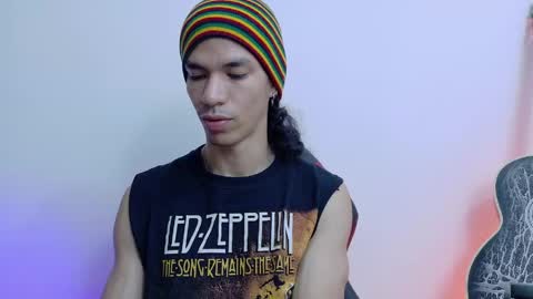 Snapshot of willy_veins chatting on April 24, 9:23 am willy_veins online show from April 24, 9:23 am