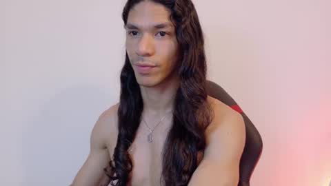 Snapshot of willy_veins chatting on May 10, 5:01 am willy_veins online show from May 10, 5:01 am
