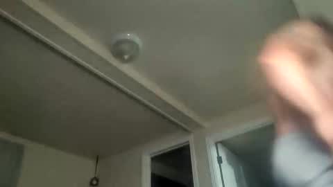 Snapshot of willynn83 chatting on May 16, 6:32 am willynn83 online show from May 16, 6:32 am