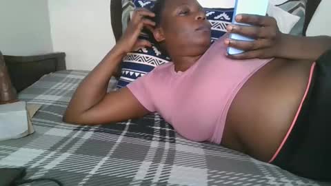 Snapshot of willyoubemine1 chatting on February 19, 4:34 am willyoubemine1 online show from February 19, 4:34 am