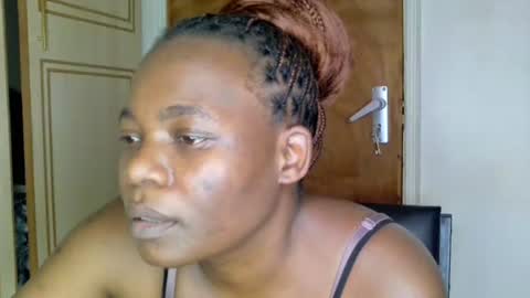 Snapshot of willyoubemine1 chatting on February 24, 3:33 am willyoubemine1 online show from February 24, 3:33 am