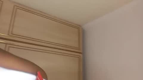 Snapshot of willyoubemine1 chatting on February 27, 2:10 am willyoubemine1 online show from February 27, 2:10 am