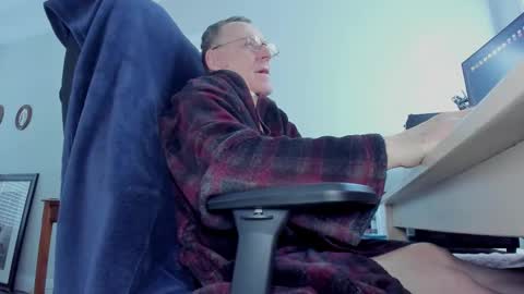 Snapshot of willyskynn chatting on February 7, 7:28 pm WillySkynn online show from February 7, 7:28 pm