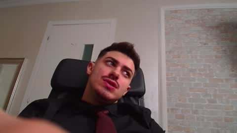 Snapshot of wilsonjules chatting on January 24, 9:37 pm WilsonJules online show from January 24, 9:37 pm