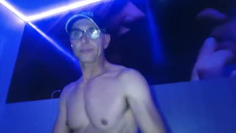 Snapshot of wiludoit chatting on February 11, 2:49 am wiludoit online show from February 11, 2:49 am