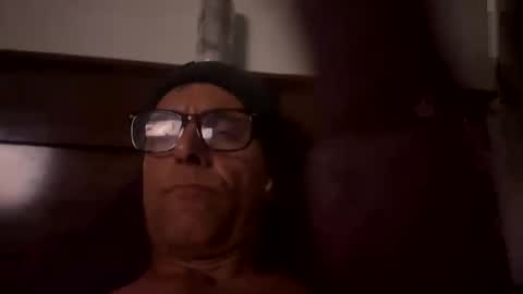 Snapshot of wiludoit chatting on April 5, 11:24 pm wiludoit online show from April 5, 11:24 pm