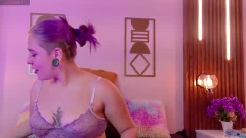 Snapshot of winchester_hanna chatting on June 18, 9:19 pm Winchester Hanna online show from June 18, 9:19 pm