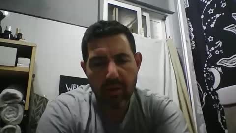 Snapshot of windowpane5 chatting on April 1, 9:23 pm windowpane online show from April 1, 9:23 pm