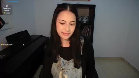 Sara online show from October 13, 6:19 pm