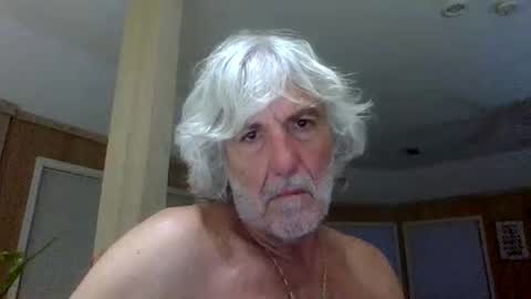 Snapshot of winedog2020 chatting on March 16, 12:49 am Gundja Man online show from March 16, 12:49 am