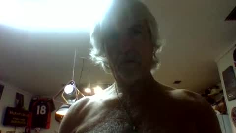 Snapshot of winedog2020 chatting on April 14, 3:45 am Gundja Man online show from April 14, 3:45 am