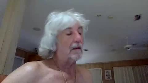 Snapshot of winedog2020 chatting on April 21, 3:13 am Gundja Man online show from April 21, 3:13 am