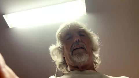 Snapshot of winedog2020 chatting on May 3, 7:14 am Gundja Man online show from May 3, 7:14 am