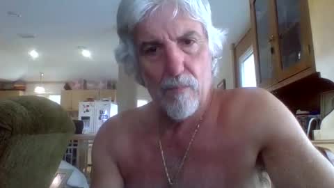 Snapshot of winedog2020 chatting on May 16, 11:53 am Gundja Man online show from May 16, 11:53 am