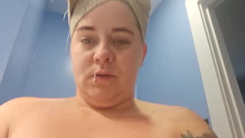 Snapshot of winnielynnxx chatting on December 6, 3:33 pm Danii online show from December 6, 3:33 pm