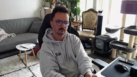 cream36 online show from November 10, 1:54 pm