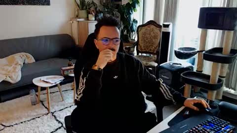 cream36 online show from November 13, 7:51 am