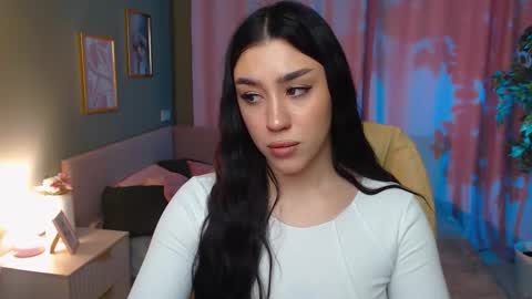 Lola online show from March 25, 9:59 am