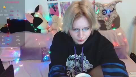 Snapshot of winstyxt chatting on December 29, 3:24 pm winstyxt online show from December 29, 3:24 pm
