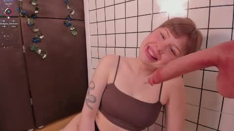Snapshot of wintershy chatting on April 15, 8:21 am Sophie weight 50kg height 160 online show from April 15, 8:21 am