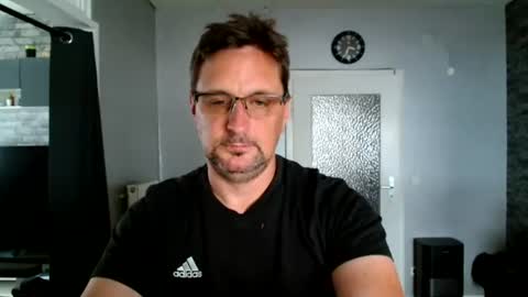 Snapshot of wirzwei8883 chatting on June 29, 1:33 pm Dirty online show from June 29, 1:33 pm