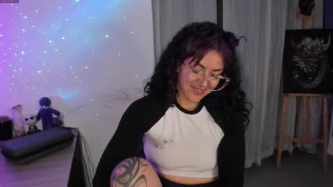 Snapshot of witchofhearts chatting on February 25, 12:14 am Luna Violeta A r t i s t online show from February 25, 12:14 am