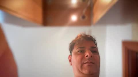 Snapshot of witebull83 chatting on October 27, 8:18 am Witebull online show from October 27, 8:18 am